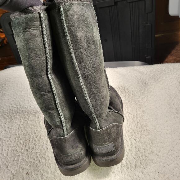 UGG Women's Classic Tall II Black size womens bootie size 8 - Picture 5 of 8